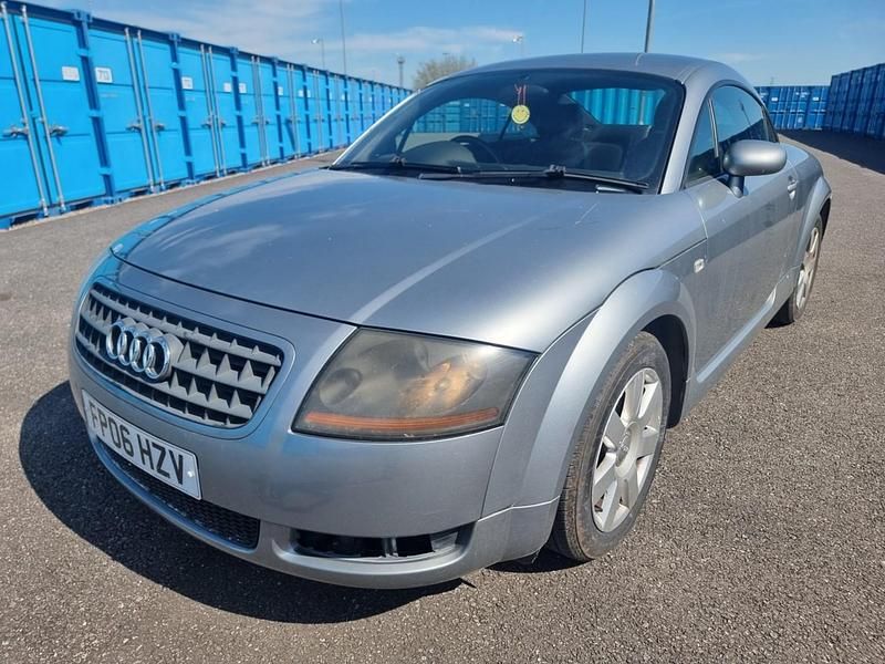 Begagnad Audi TT Sport 190 HK (139 kW) 2006 Grå Sportkupé