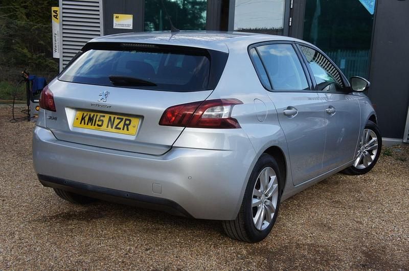 Begagnad Peugeot 308 Active 2015 Silver Halvkombi