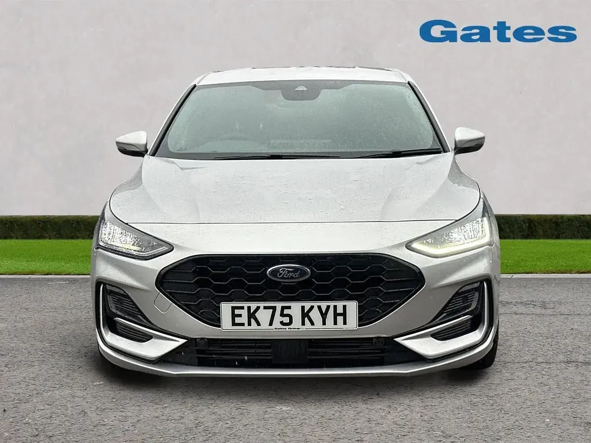 Usado Ford Focus ST-Line 125 HP (91 kW) 2025 Prateado Citadino