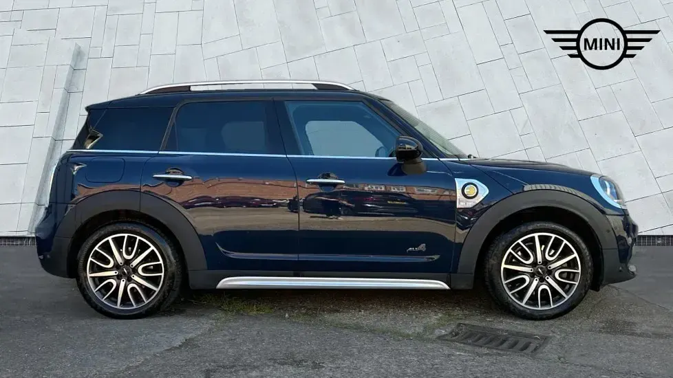 Used Mini Cooper S Countryman Sport 221 HP (162 kW) 2019 Blue SUV
