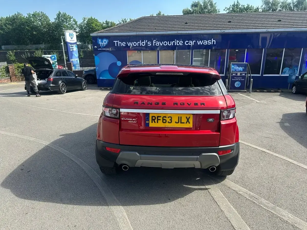Used Land Rover Range Rover evoque Prestige 150 HP (110 kW) 2014 Red SUV