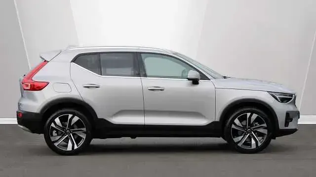 Second-hand Volvo XC40 Ultra 163 CP (119 kW) 2025 SUV