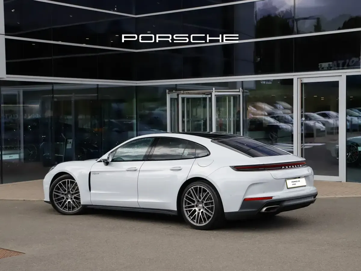 Usado Porsche Panamera 2025 Gris Utilitario
