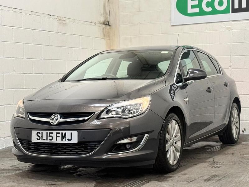 Used Vauxhall Astra Elite 115 HP (84 kW) 2015 Grey Hatchback