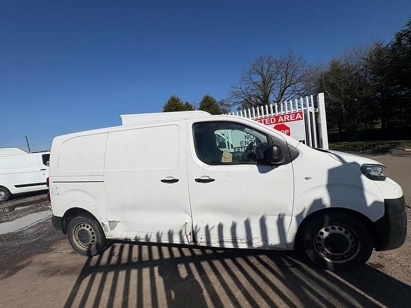 Used Peugeot Expert S 2018 White Van