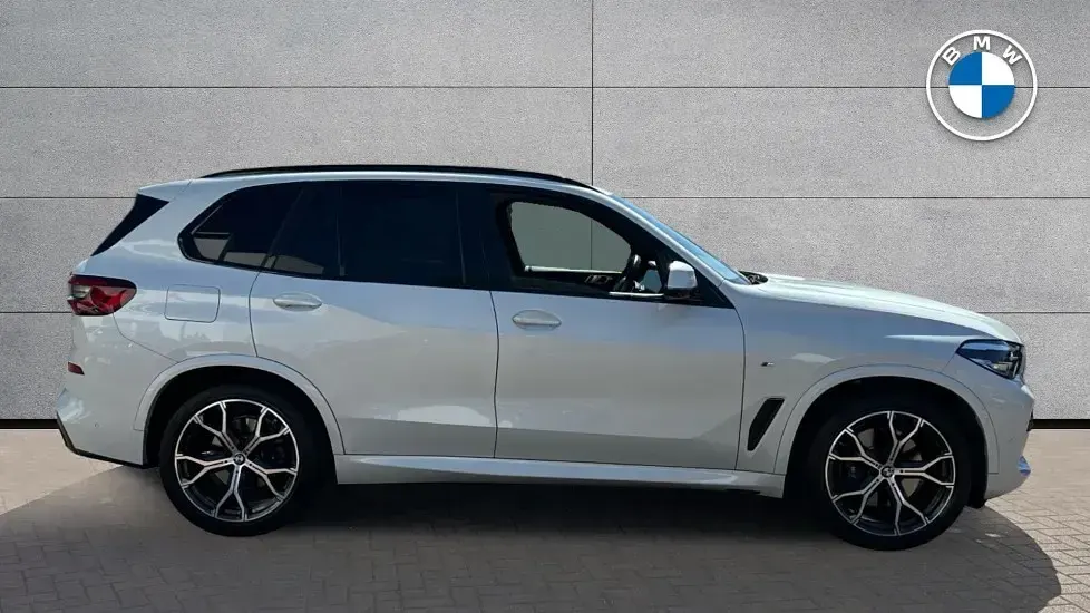 Second-hand BMW X5 M Sport 394 CP (289 kW) 2022 Alb SUV