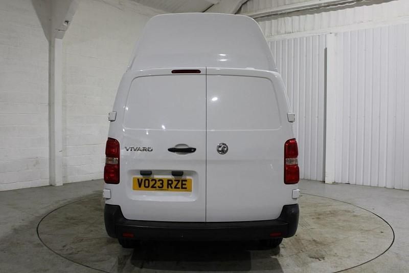 Used Vauxhall Vivaro S 100 HP (73 kW) 2023 White MPV
