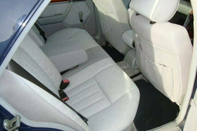 Begagnad Mercedes E200 Classic 1995 Sedan