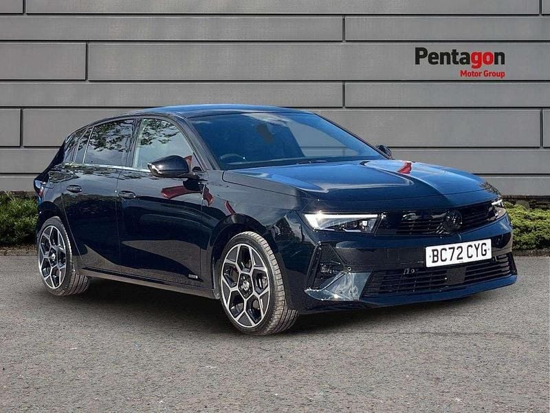 Black Used 2023 Vauxhall Astra Ultimate Hatchback | £18,995 (Fair price) - Image 1/4