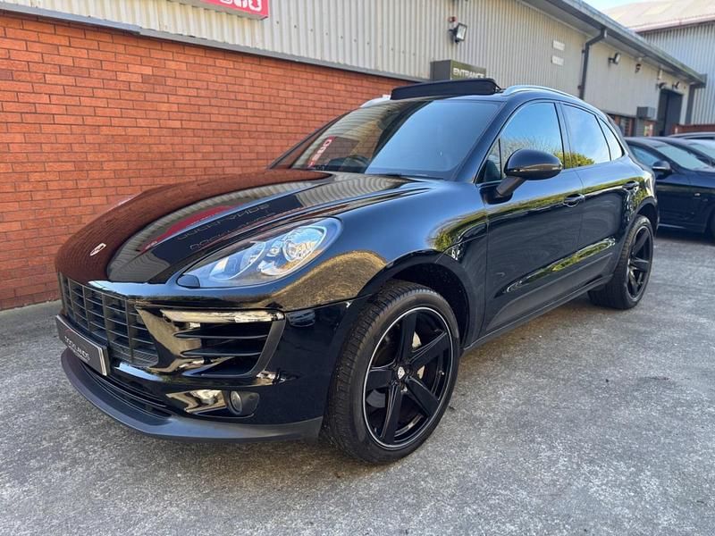 Used Porsche Macan 258 HP (189 kW) 2015 Black SUV