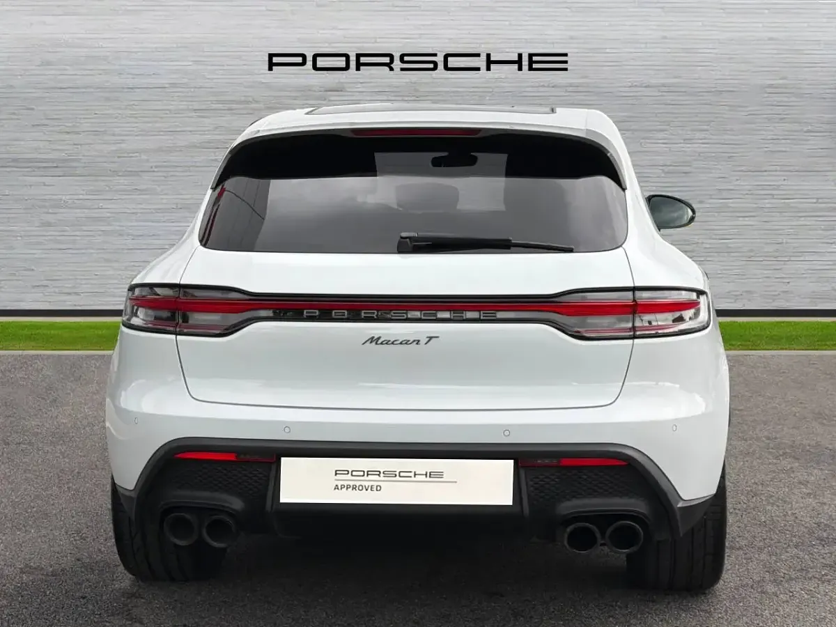 Used Porsche Macan T 261 HP (191 kW) 2024 Carrara white metallic SUV