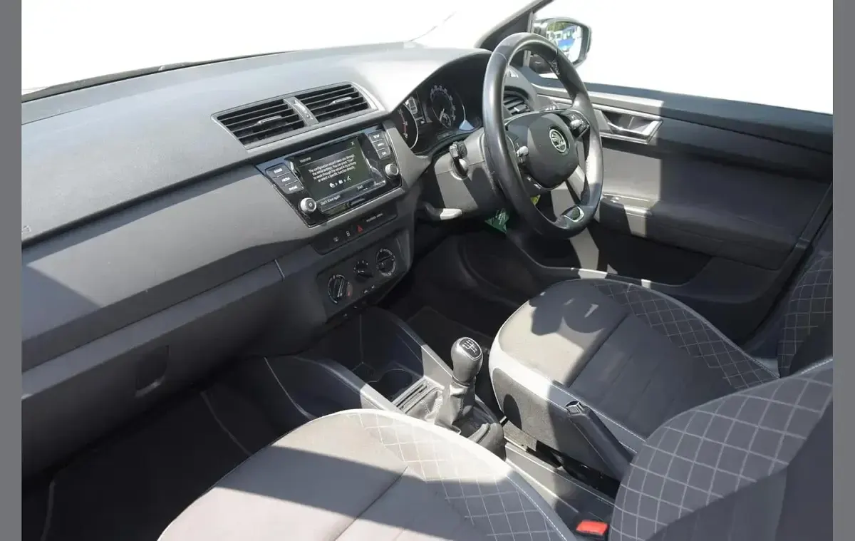 Used Skoda Fabia SE 94 HP (69 kW) 2021 Black magic pearl effect Hatchback