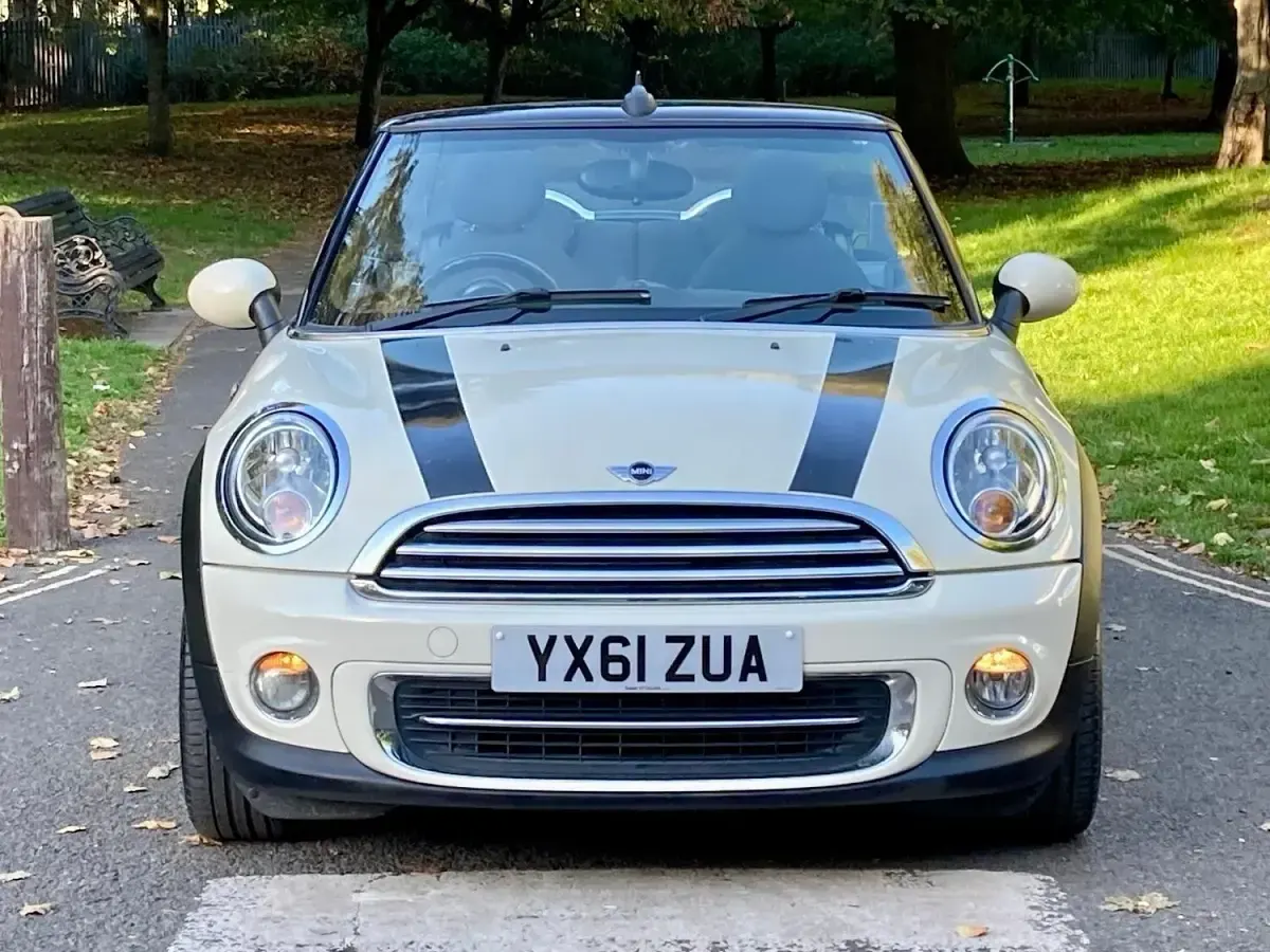 Used Mini Cooper Cabriolet 122 HP (89 kW) 2011 White Cabriolet