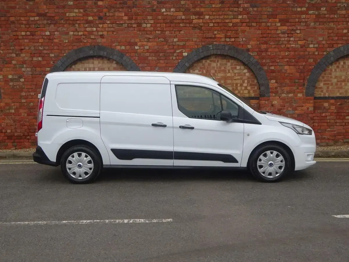 Used Ford Transit Connect Trend 100 HP (73 kW) 2021 White MPV