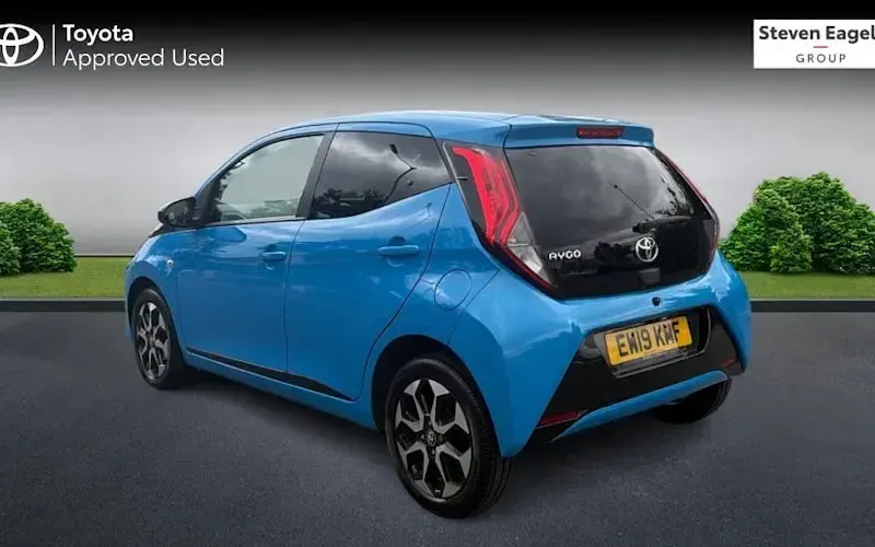 Used Toyota Aygo Trend 72 HP (52 kW) 2019 Blue Hatchback