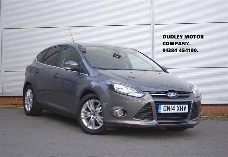Lunar sky Used 2014 Ford Focus Titanium Hatchback | £5,495 (Fair price) - Image 1/3