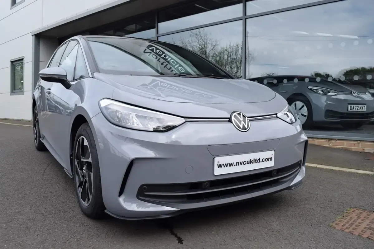 Begagnad VW ID.3 Pro 150 kW (204 HK) 2023 Grå Halvkombi