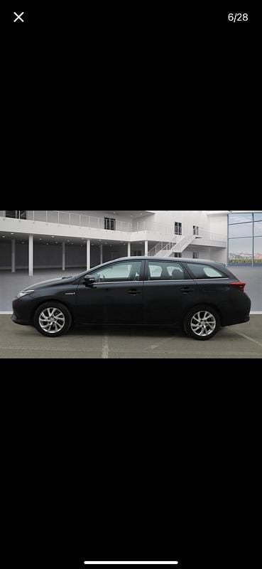 Used Toyota Auris Hybrid Business Edition 2016 Black Estate