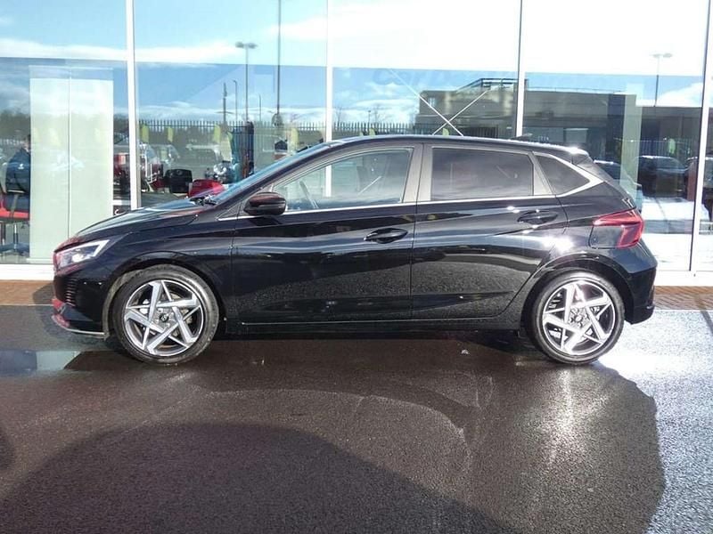 Used Hyundai i20 Premium 99 HP (72 kW) 2025 Black Hatchback