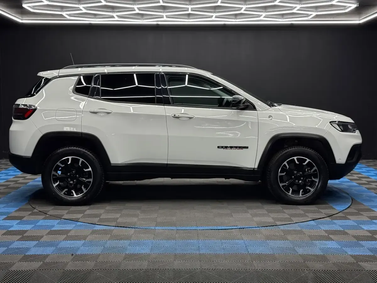 Used Jeep Compass Trailhawk 2021 White SUV