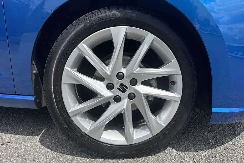 Used Seat Ibiza FR 94 HP (69 kW) 2023 Blue Hatchback