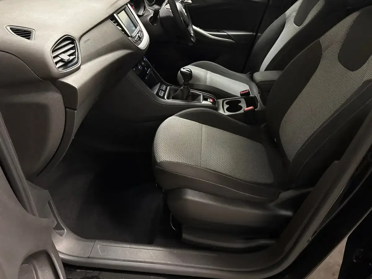Used Vauxhall Grandland X S 131 HP (96 kW) 2021 Black SUV