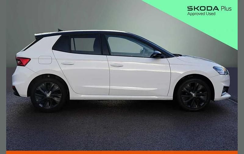 Used Skoda Fabia Design Edition 113 HP (83 kW) 2025 White Hatchback