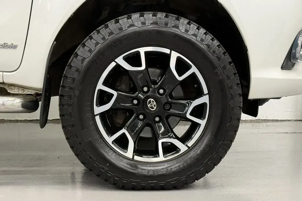 Begagnad Toyota HiLux 150 HK (110 kW) 2017 Vit Pickup