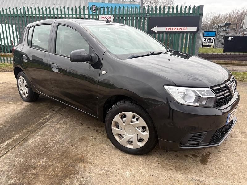 Black Used 2017 Dacia Sandero Ambiance Hatchback | £3,795 (Super price) - Image 1/4