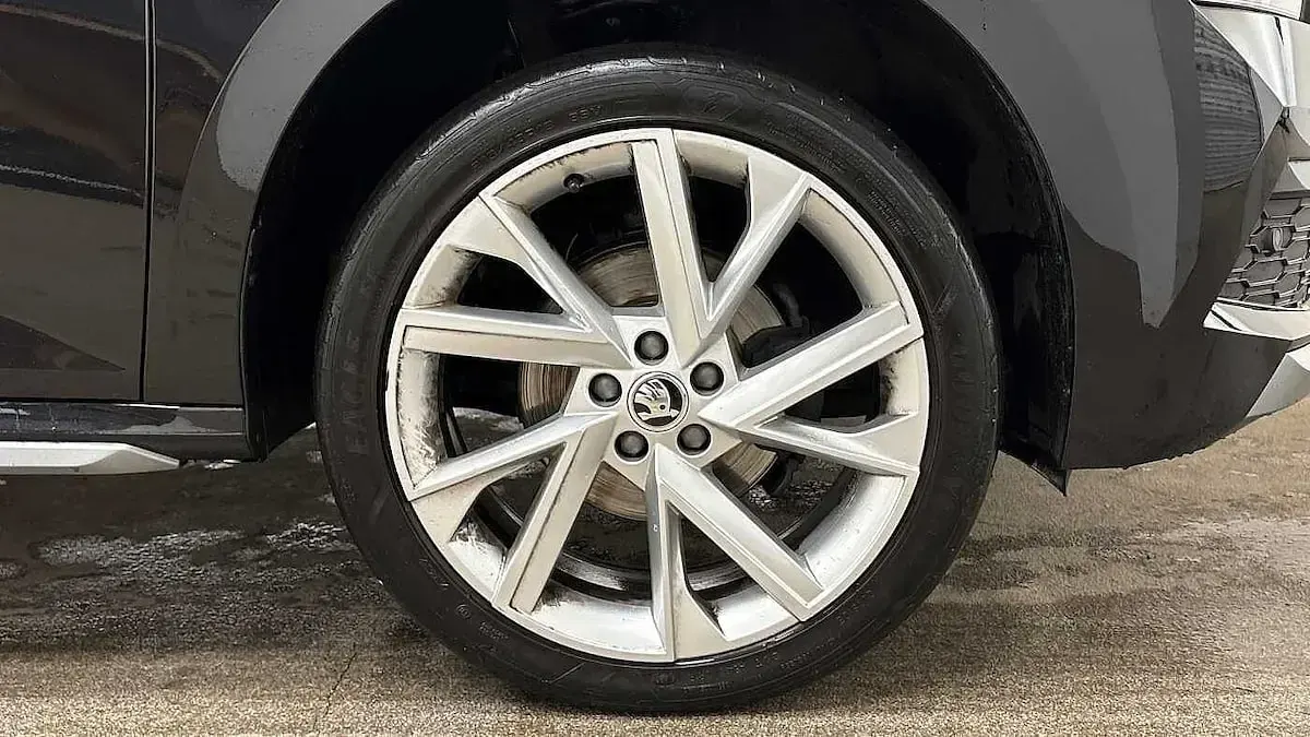 Used Skoda Kamiq SE L Executive 110 HP (80 kW) 2023 Black magic pearl effect SUV