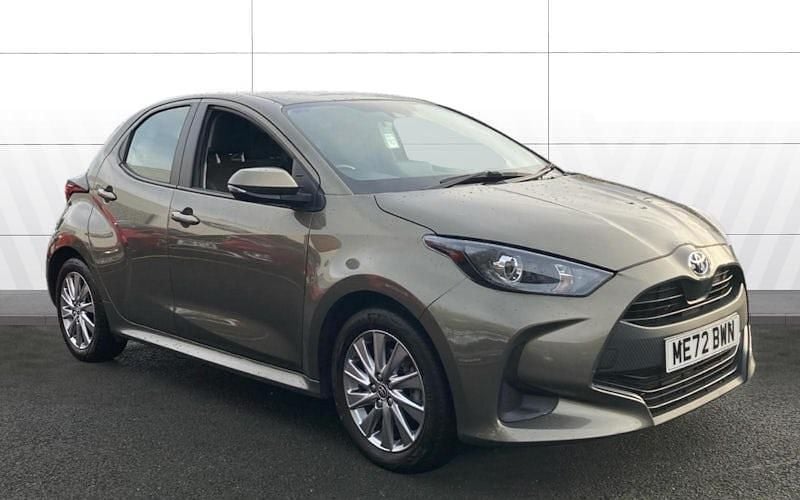 Used 2025 Toyota Yaris Hybrid Hatchback | £17,000 (Super price) - Image 1/4