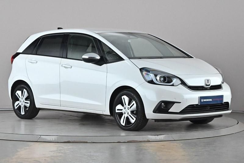 Used Honda Jazz Hybrid 109 HP (80 kW) 2021 White Hatchback