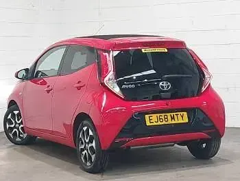 Used Toyota Aygo X-plore 69 HP (50 kW) 2018 Red Hatchback