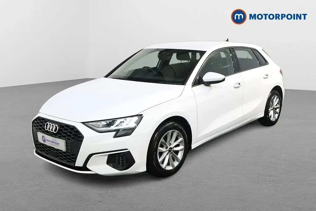 Begagnad Audi A3 2023 Vit Sedan