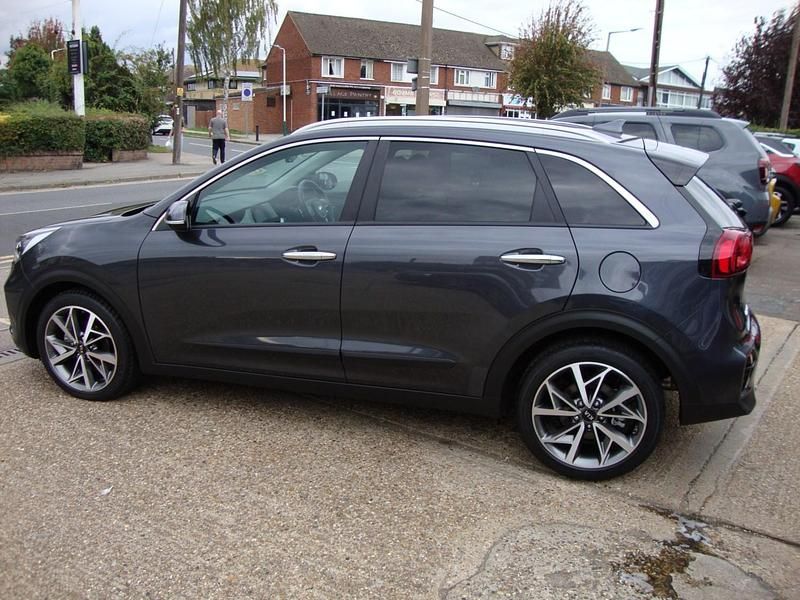 Used Kia Niro 139 HP (102 kW) 2021 Platinum graphite metallic SUV