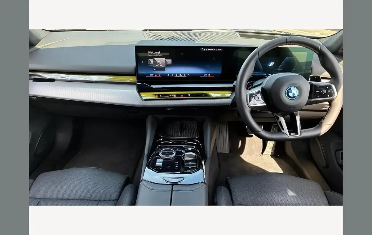 Used BMW 550e M Sport 482 HP (354 kW) 2025 Grey Sedan