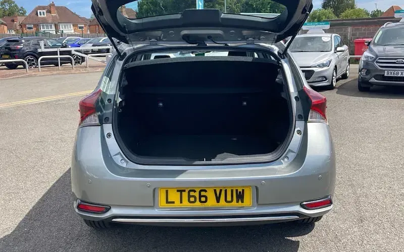Used Toyota Auris Hybrid Business Edition 136 HP (100 kW) 2016 Grey Hatchback