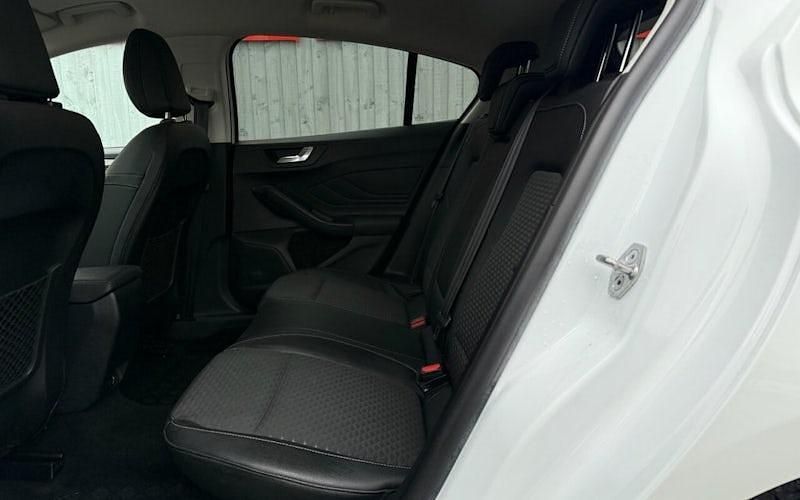 Usado Ford Focus Titanium X 125 HP (91 kW) 2021 Citadino