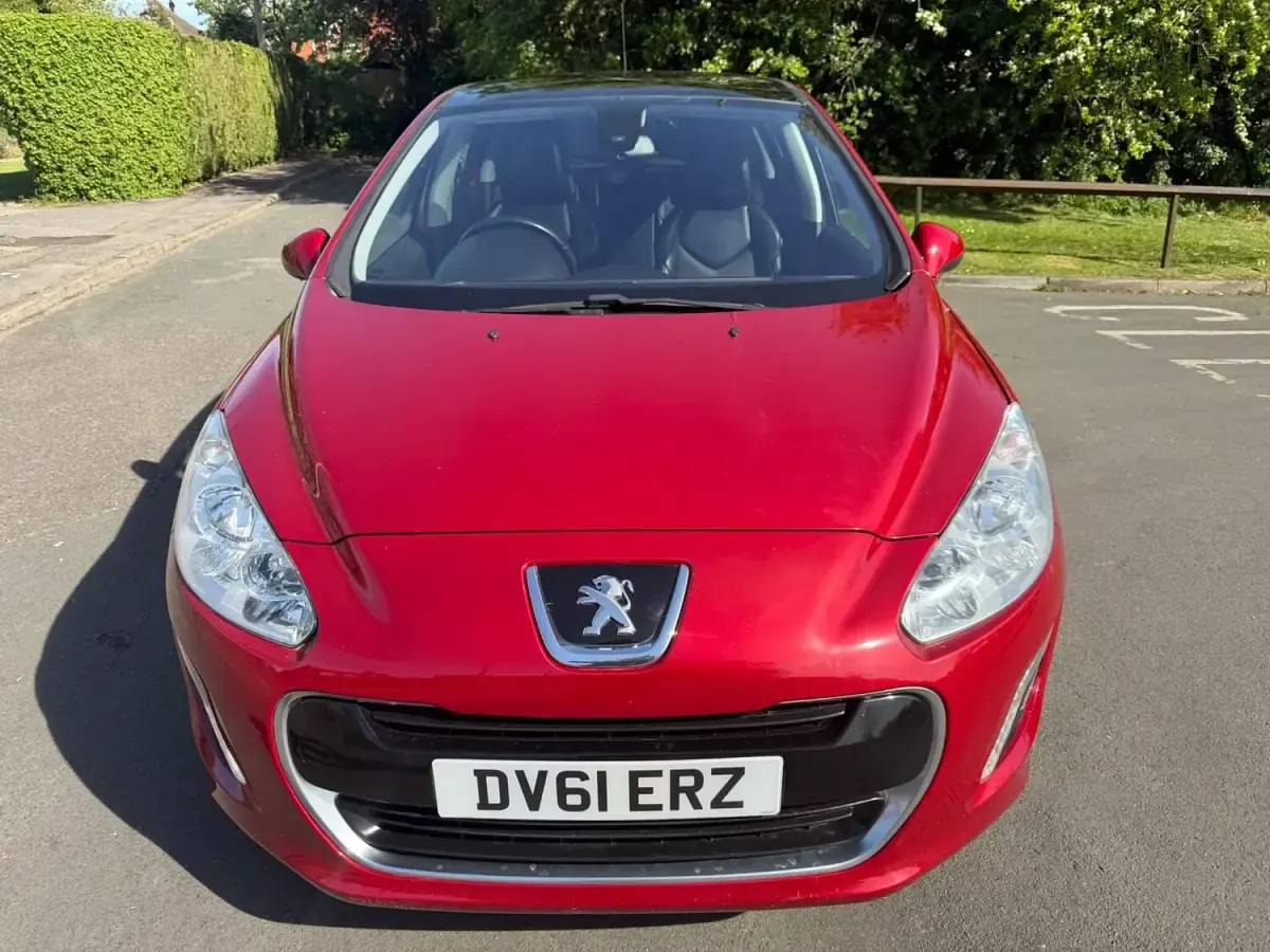 Used Peugeot 308 Allure 156 HP (114 kW) 2011 Red Hatchback