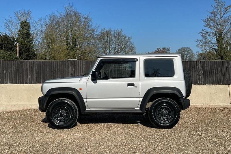Begagnad Suzuki Jimny 2023 Silver SUV