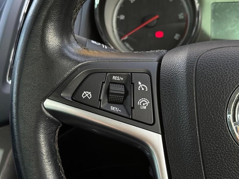 Used Vauxhall Zafira Tourer Elite 165 HP (121 kW) 2014 Blue MPV