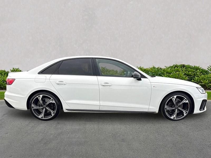 Used Audi A4 Black Edition 190 HP (139 kW) 2023 White Sedan