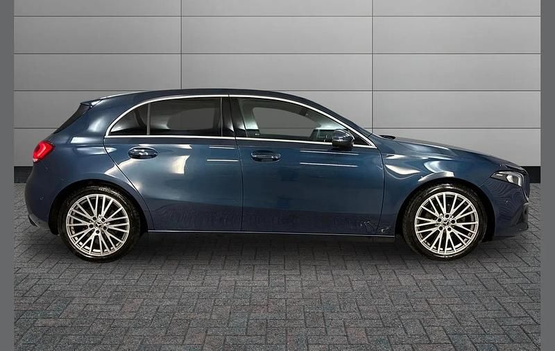 Used Mercedes A180 Executive 134 HP (98 kW) 2023 Blue Hatchback