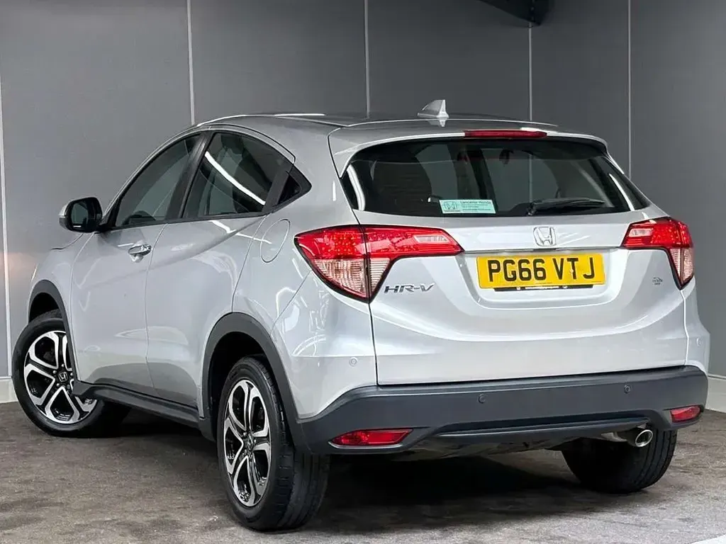 Begagnad Honda HR-V SE 120 HK (88 kW) 2017 Silver SUV