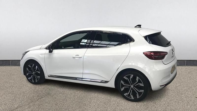 Used Renault Clio V Techno 145 HP (106 kW) 2023 White Hatchback