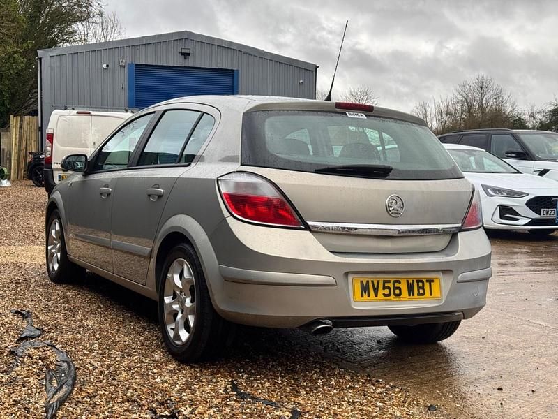 Used Vauxhall Astra 2006 Silver Hatchback