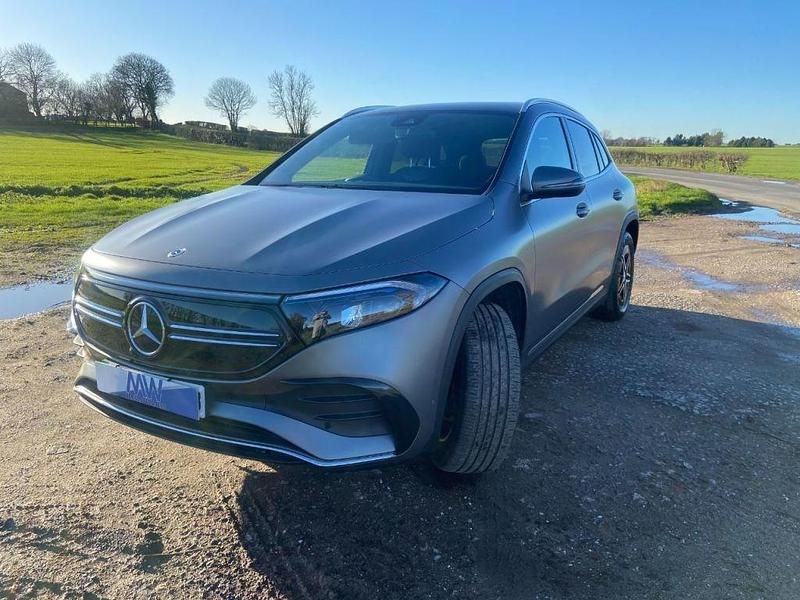 Usado Mercedes EQA300 AMG line 167 kW (228 HP) 2024 Cinzento SUV