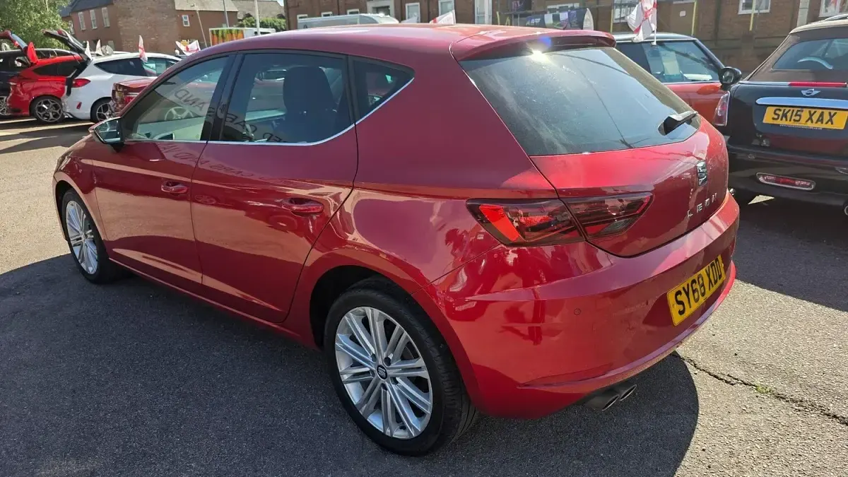 Used Seat Leon XCELLENCE 130 HP (95 kW) 2019 Red Hatchback