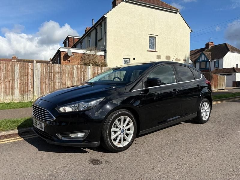 Used Ford Focus Titanium 125 HP (91 kW) 2016 Black Hatchback