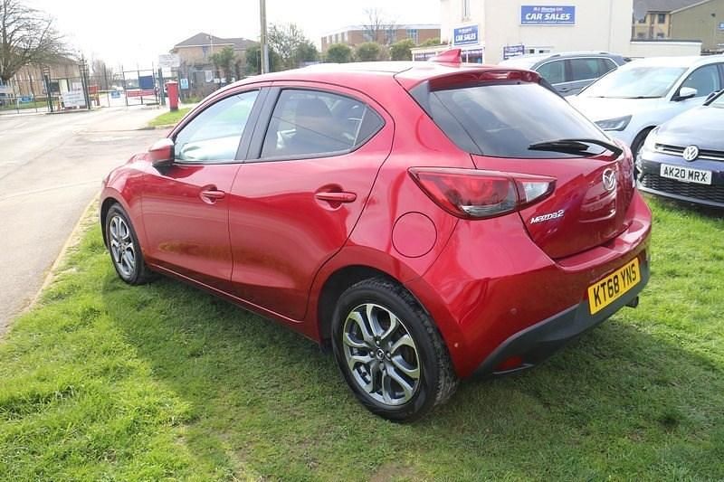 Begagnad Mazda 2 Inclusive 115 HK (84 kW) 2019 Röd Halvkombi